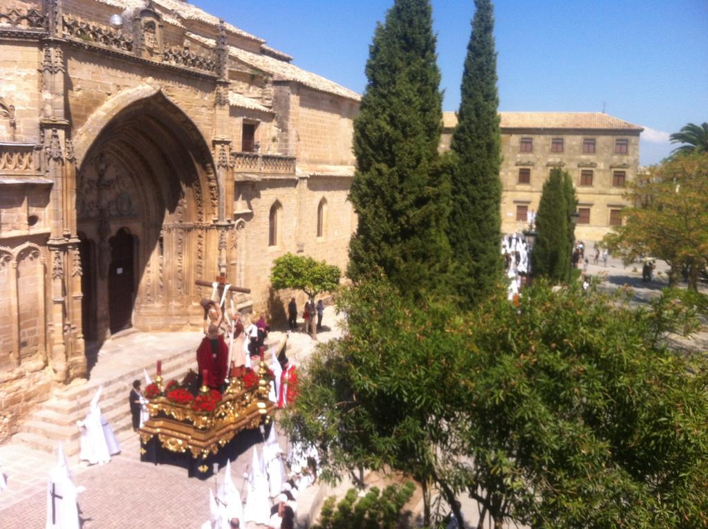 Apartamentos Sol De Mayo Úbeda Exteriör bild