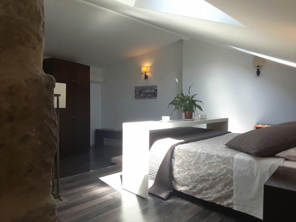 Apartamentos Sol De Mayo Úbeda Exteriör bild